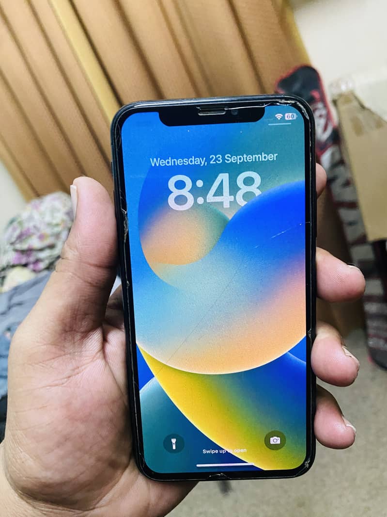 Apple iPhone X 4