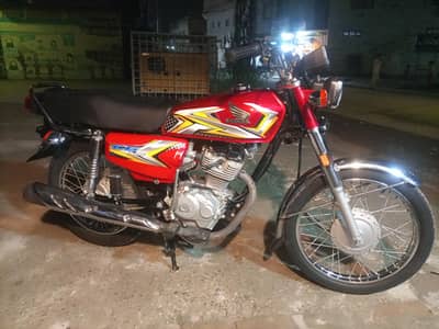 Honda 125 2025 model Open VOCher  condition good Aregent sale