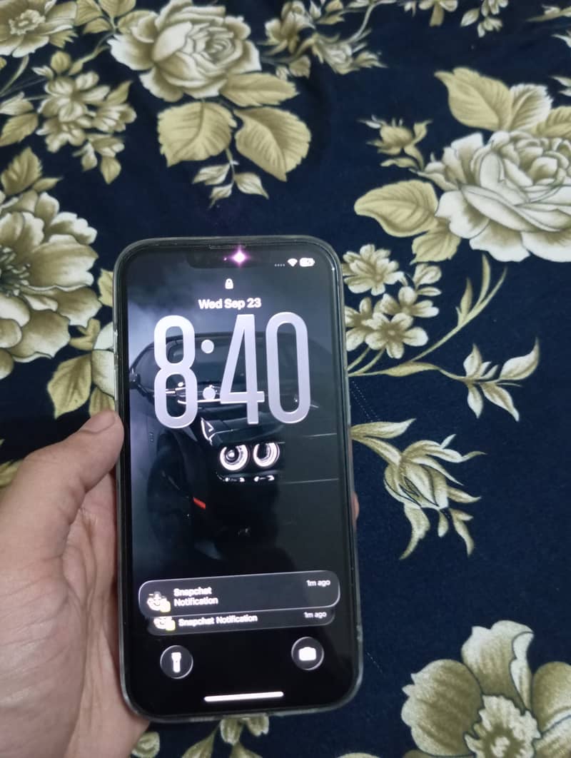 Apple iPhone 13 4