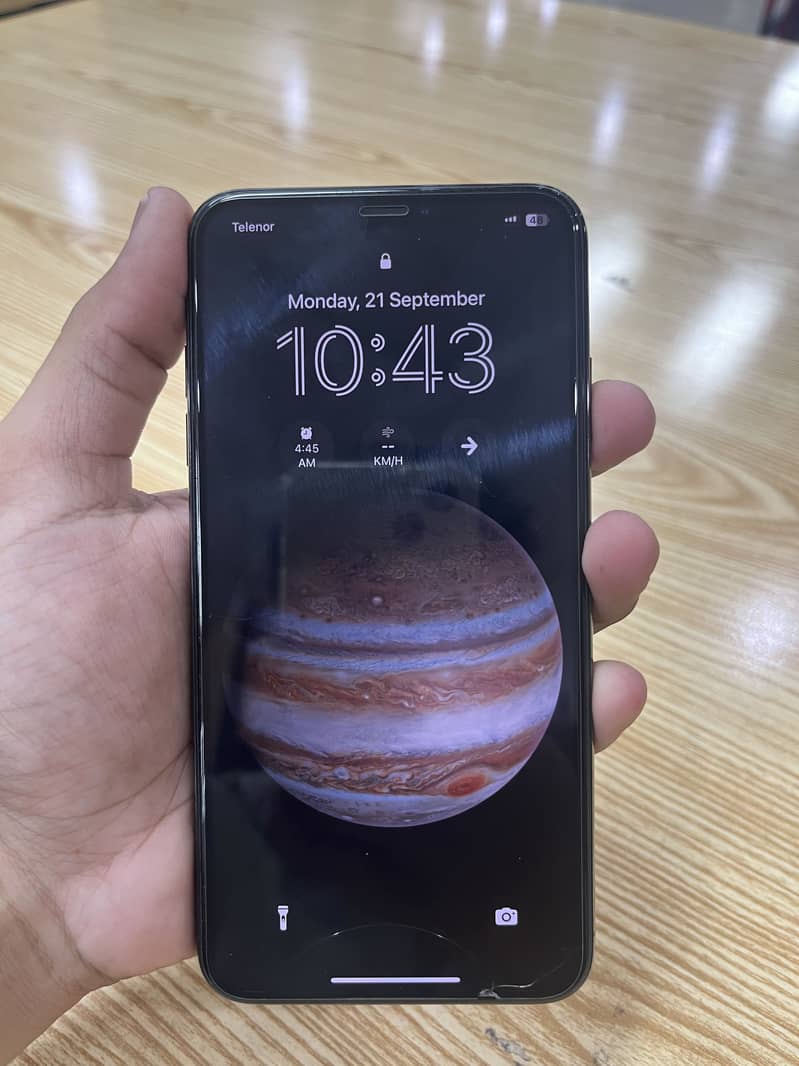 Apple iPhone XS Max 3