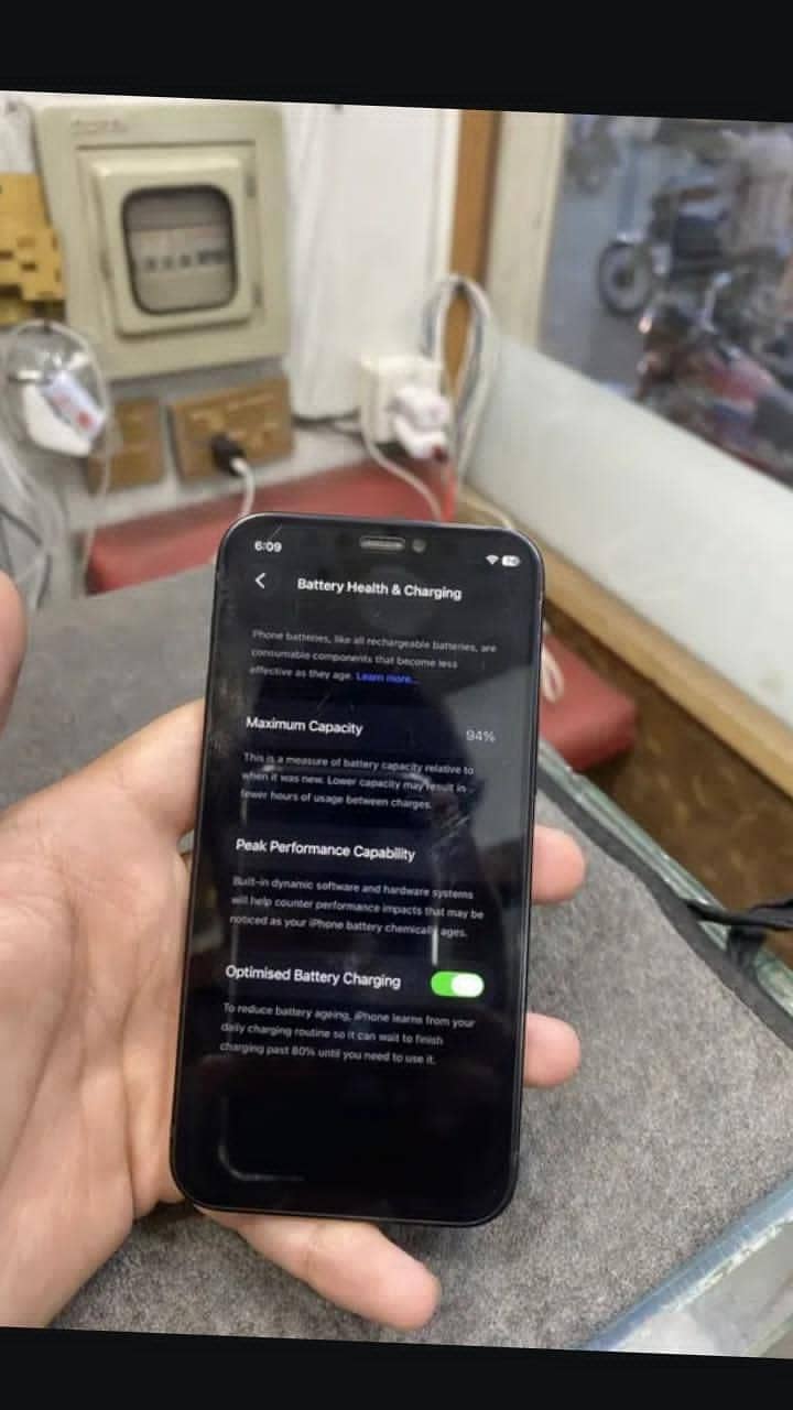 Apple iPhone 12 mini 3