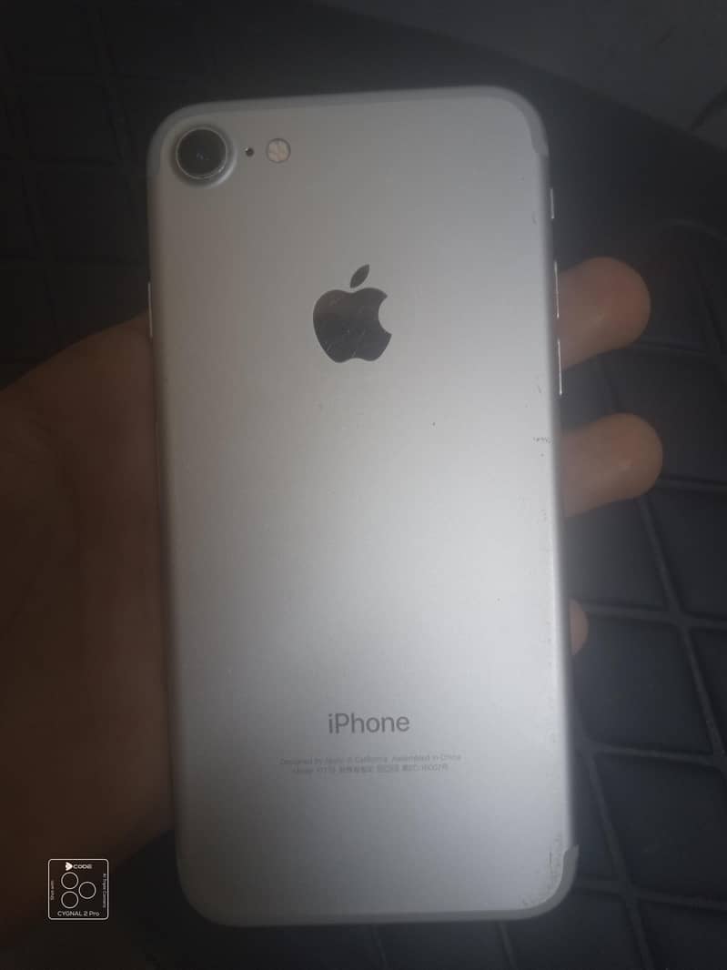 Apple iPhone 7 0
