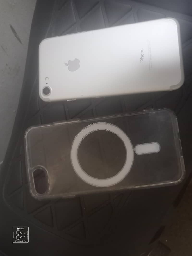Apple iPhone 7 1