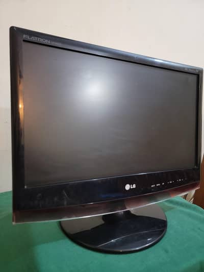 Lg multimedia Flatron TV monitor 19 inches made in Poland