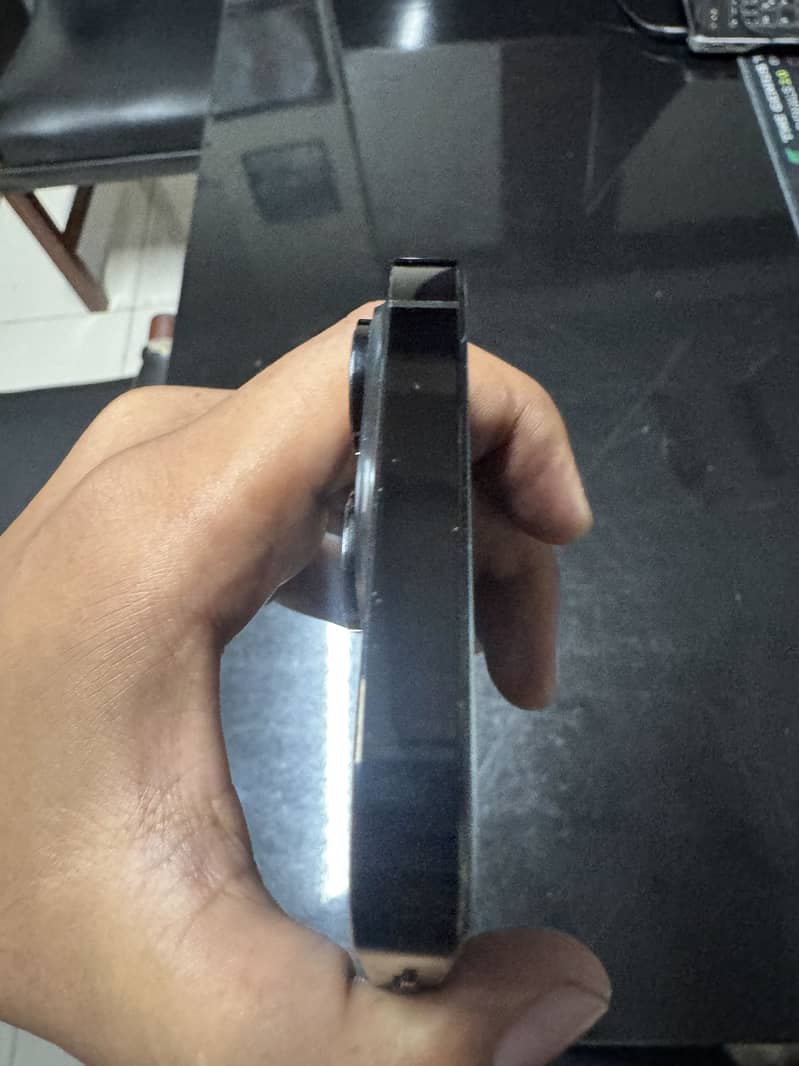 Apple iPhone 14 Pro 2