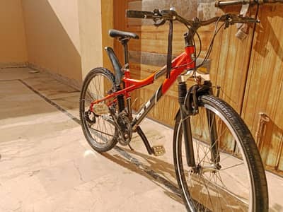 Imported GT Mountain Bike 26” | 11 Gears | V-Brakes | 9/10 Condition