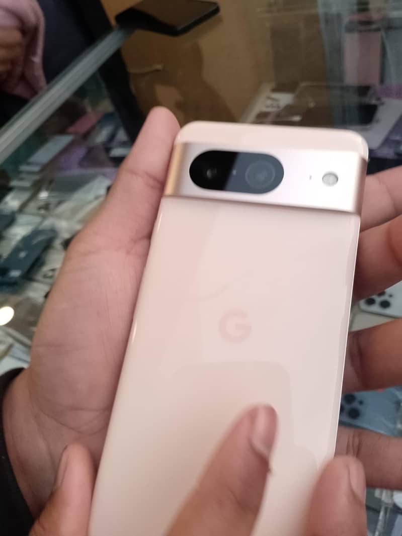 Google Pixel 8 6