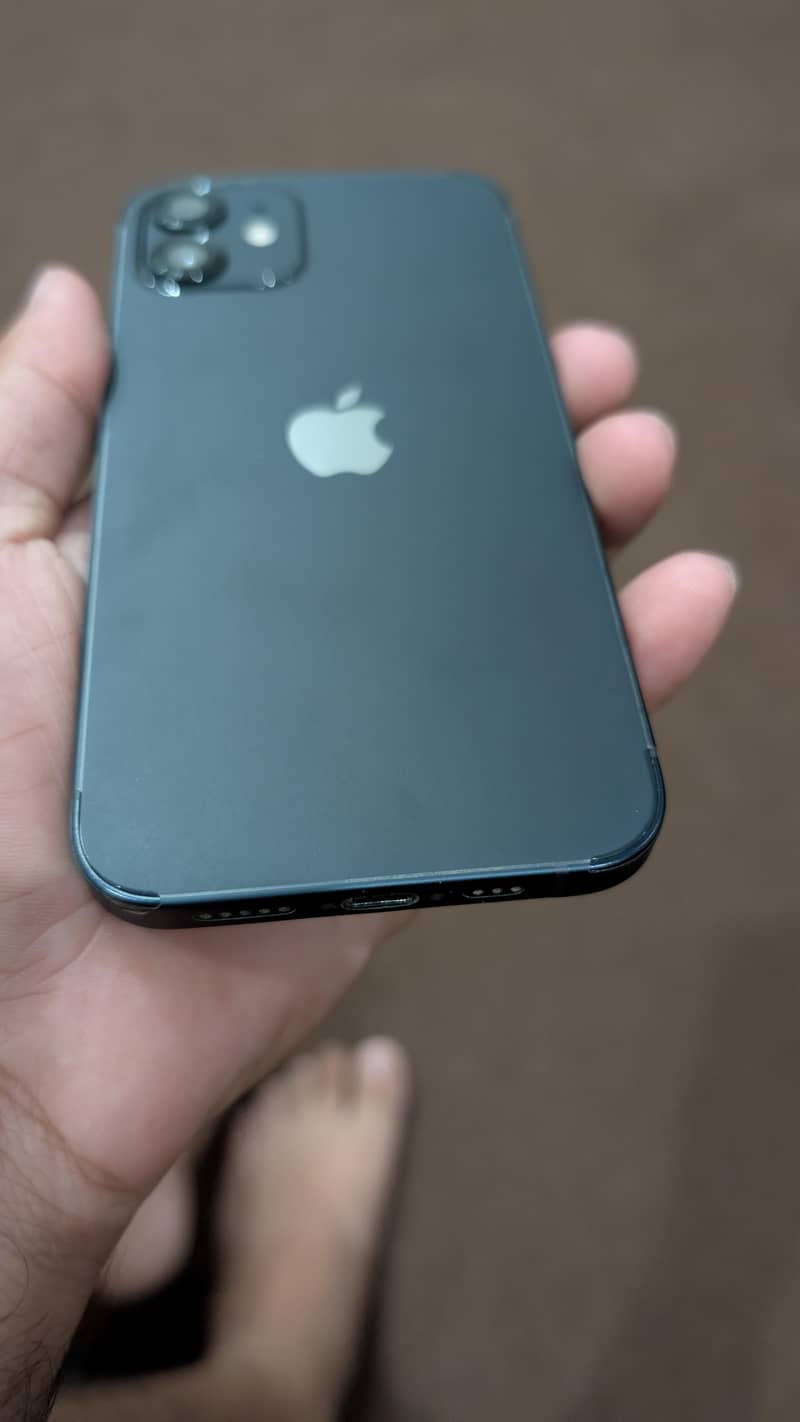 Apple iPhone 12 3
