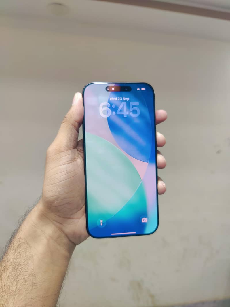 Apple iPhone 16 Pro Max 1