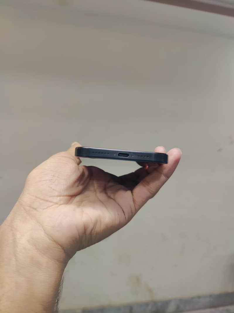 Apple iPhone 16 Pro Max 3