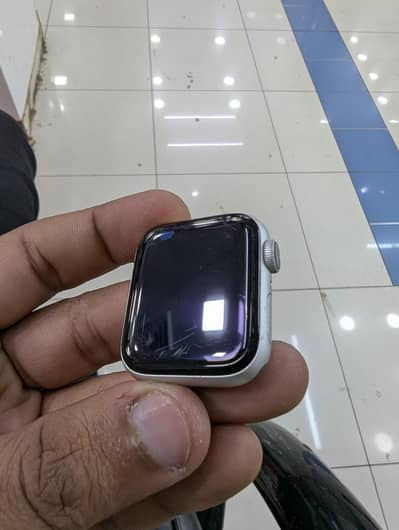 apple wotch series 4 40mm condition 10/9 battery health 75 Halka botta