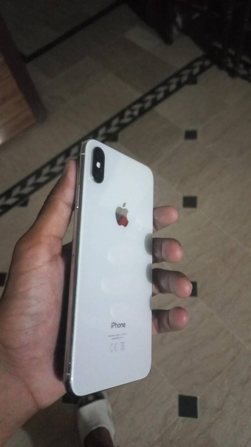 Apple iPhone XS Max 2