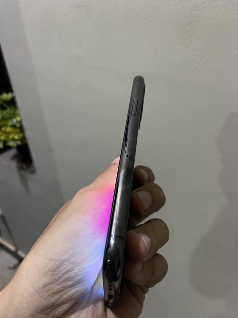 Apple iPhone 11 Pro 3
