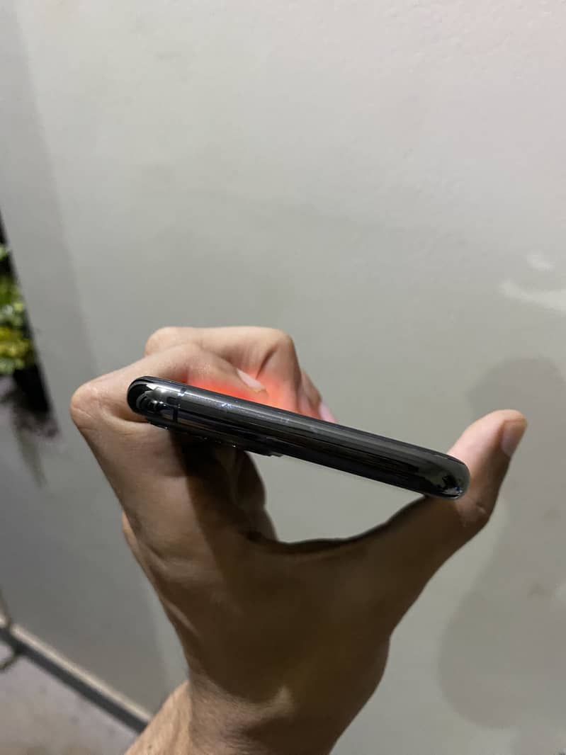 Apple iPhone 11 Pro 5