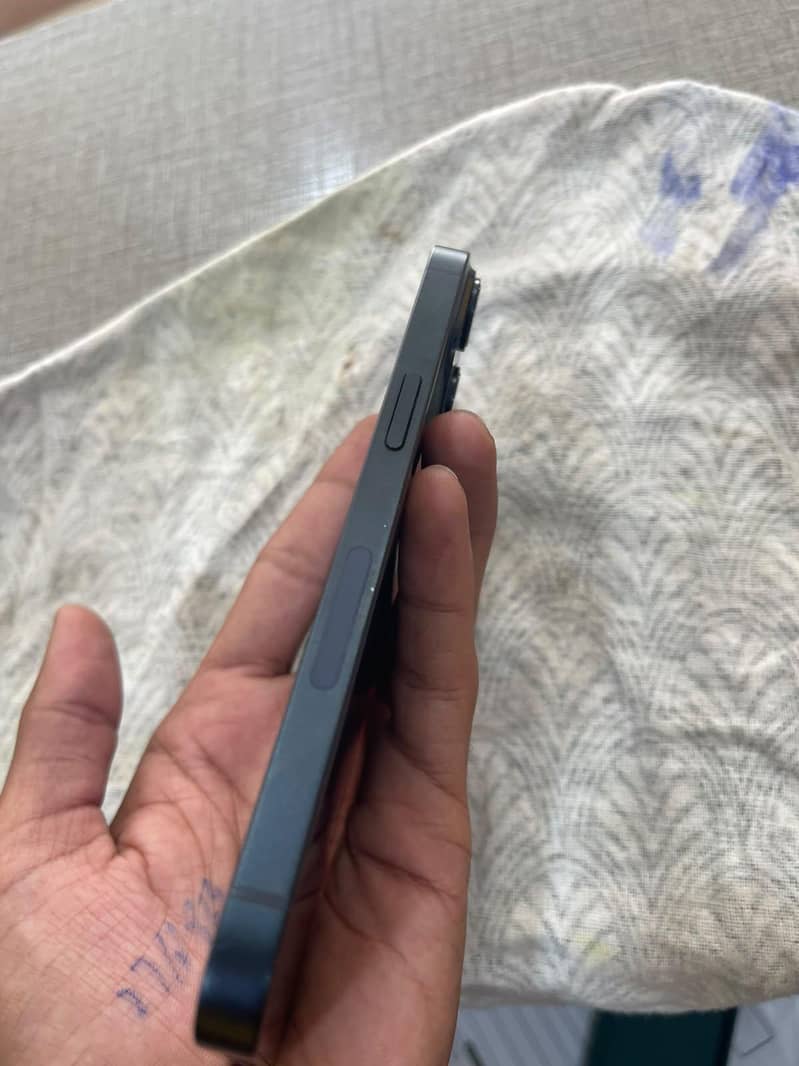 Apple iPhone 14 6