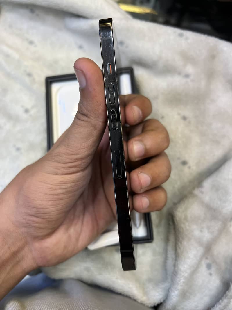 Apple iPhone 13 Pro 1