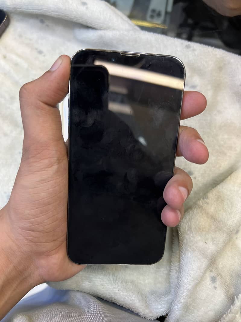 Apple iPhone 13 Pro 2