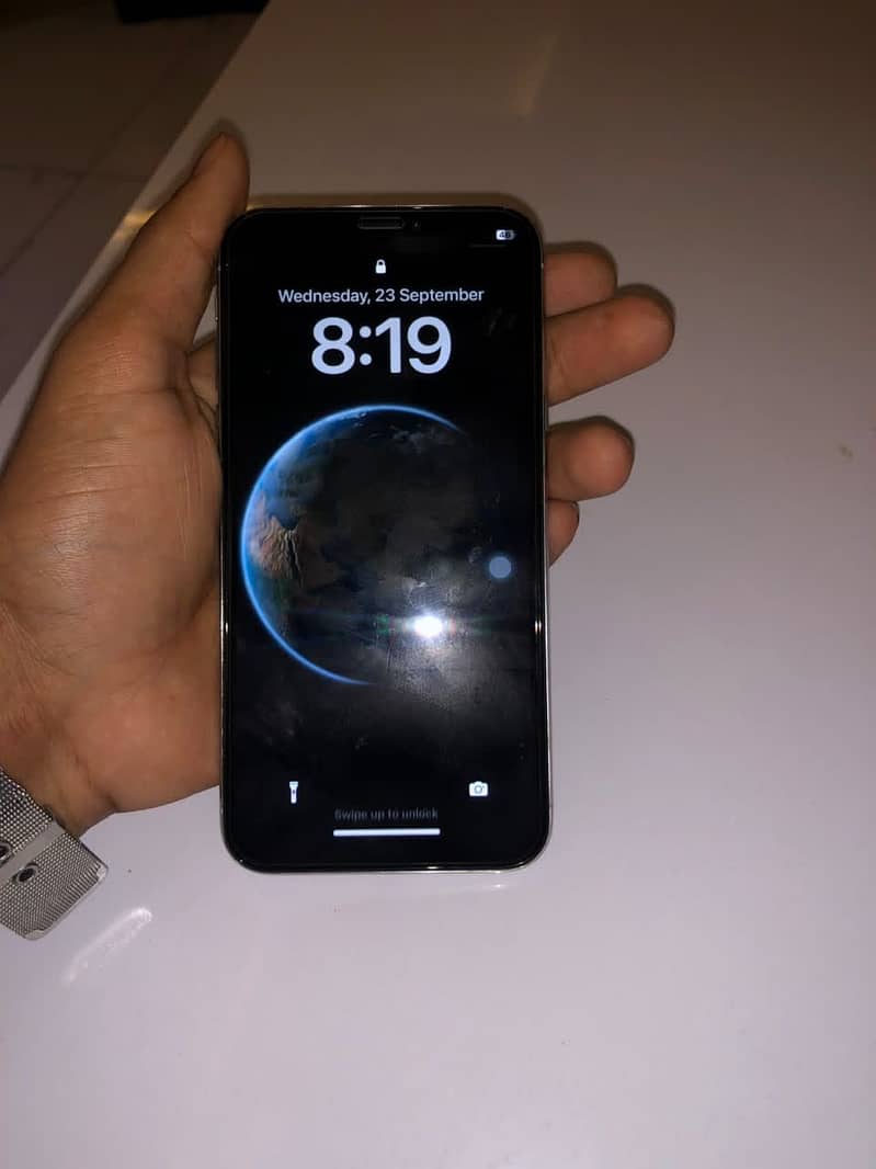 Apple iPhone X 5