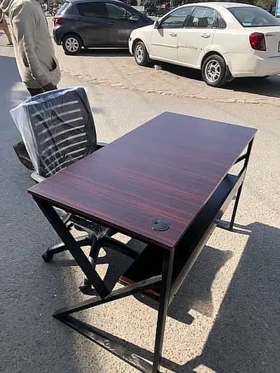 Office table/Computer table/Executive table/Workstations/Meeting tabl