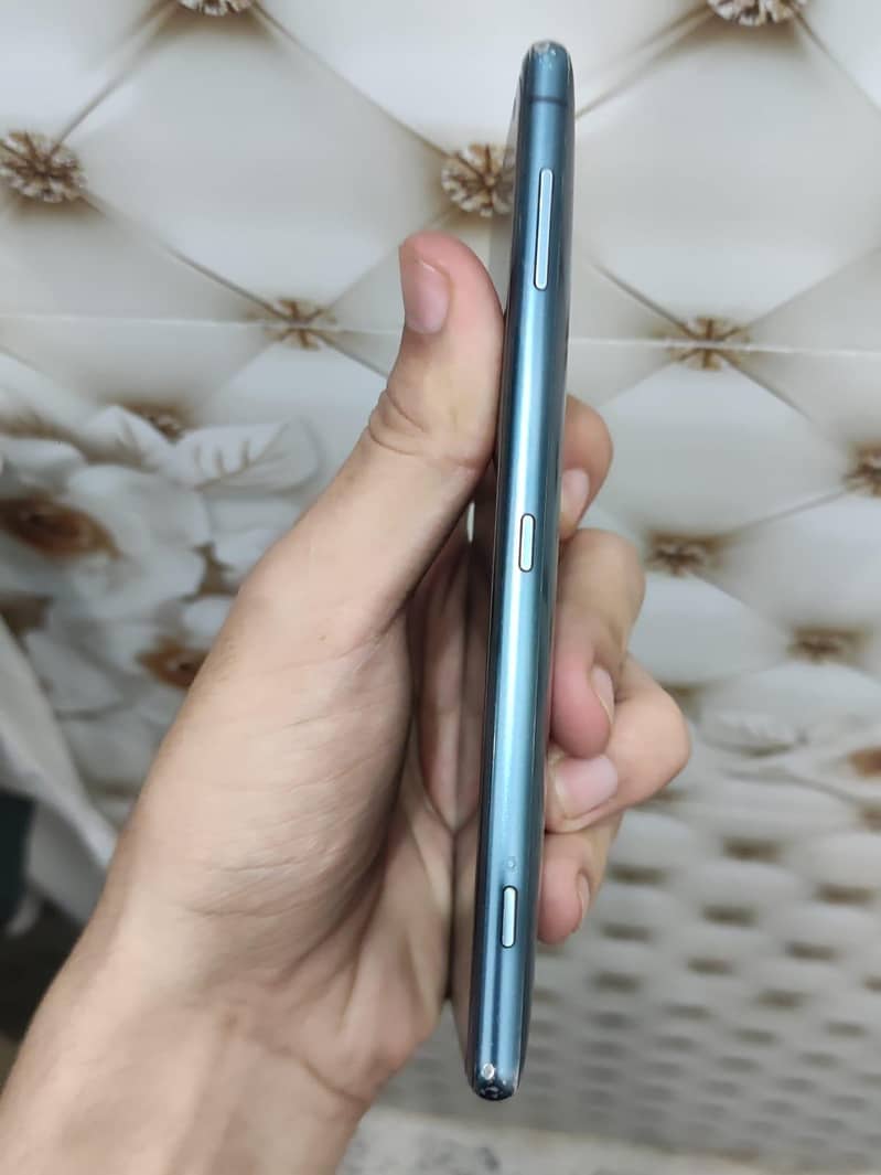 Sony XZ2 1
