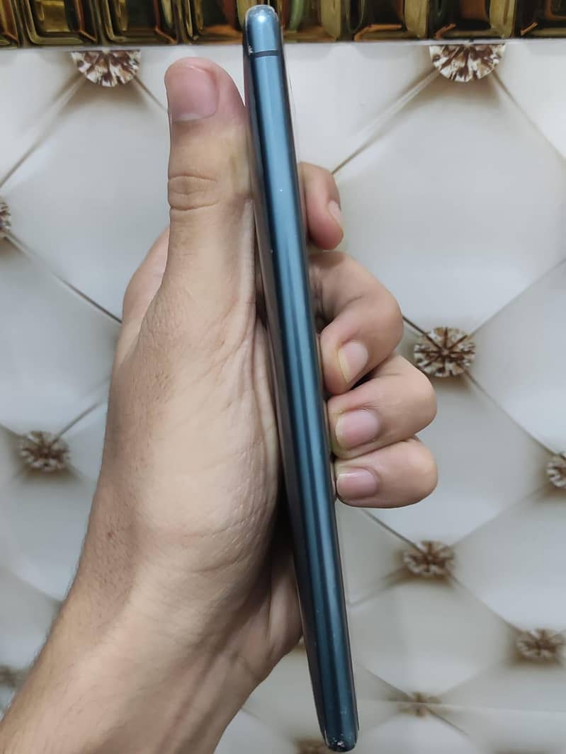 Sony XZ2 3