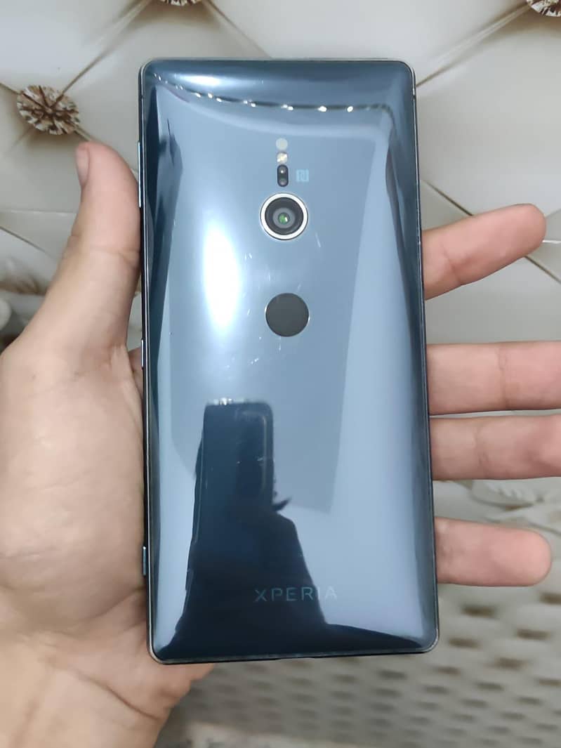 Sony XZ2 4