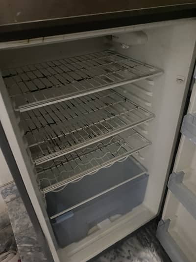 Heir Refrigirator Full Size fridge