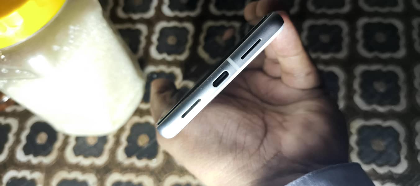 Google Pixel 7 4