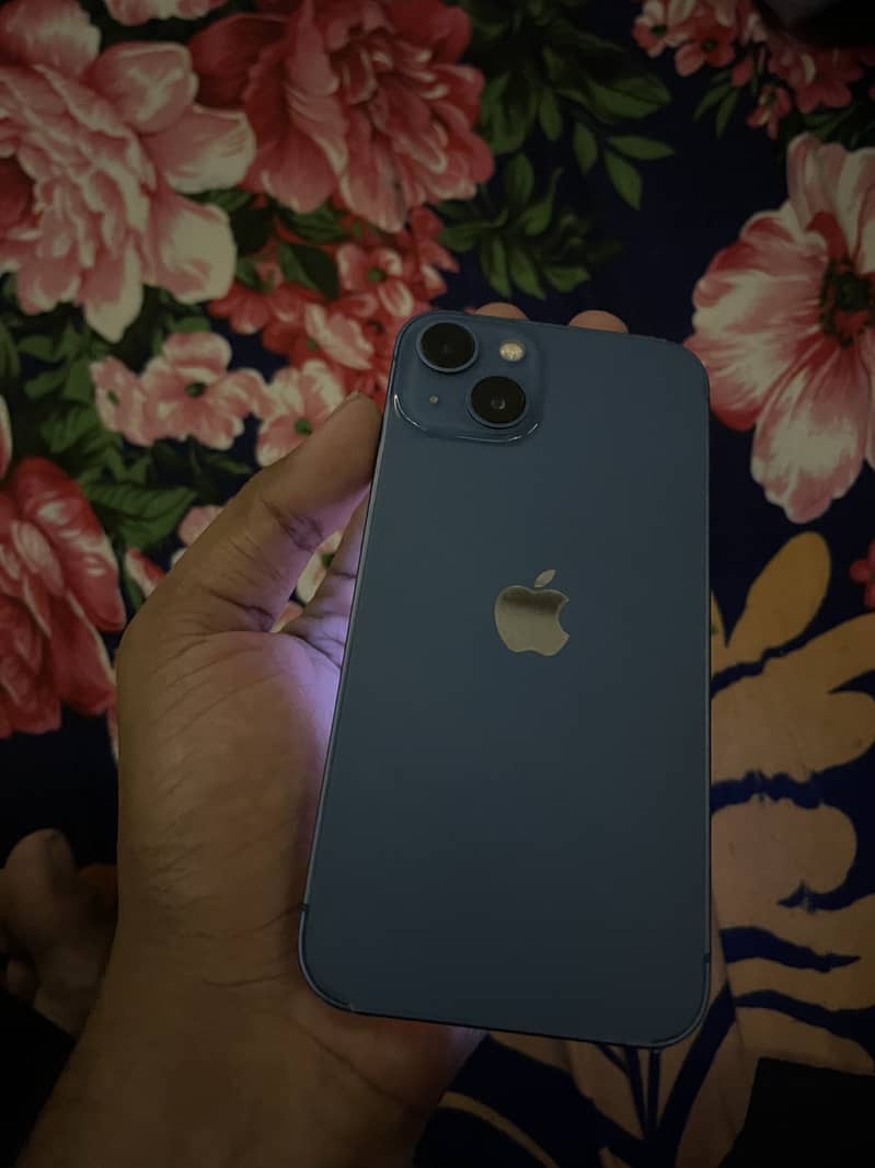 Apple iPhone 13 5