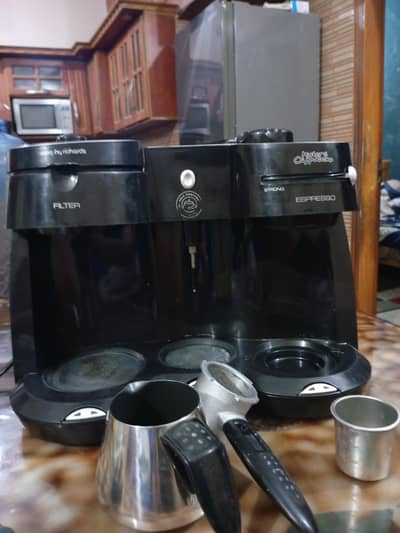 Coffee maker expresso milk frother and black coffee