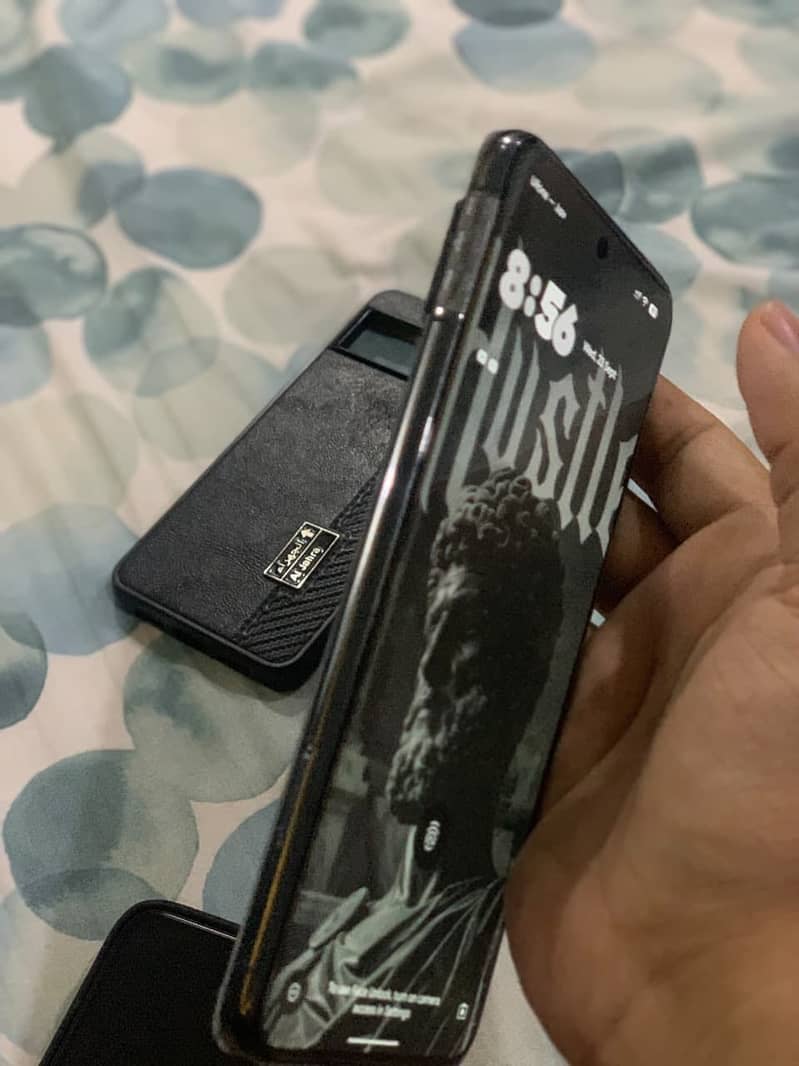 Google Pixel 8 Pro 2