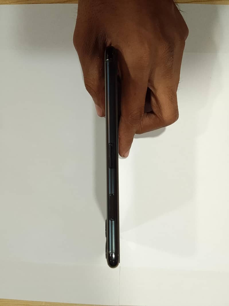 Apple iPhone 11 Pro Max 1