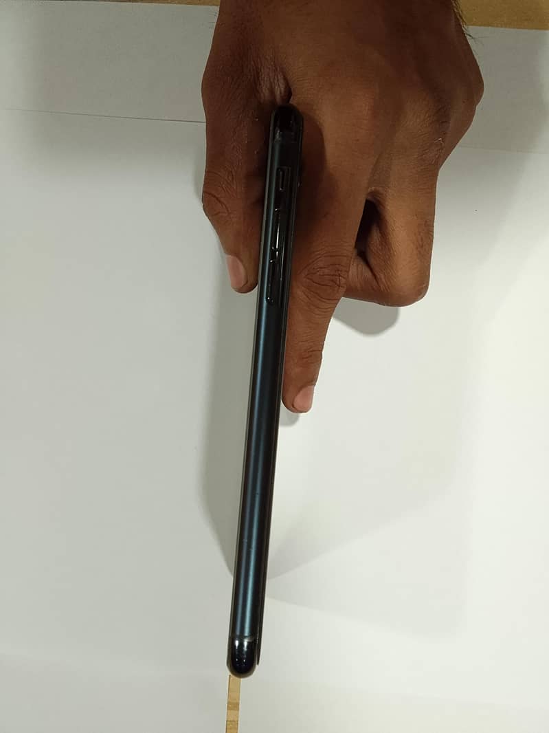 Apple iPhone 11 Pro Max 3