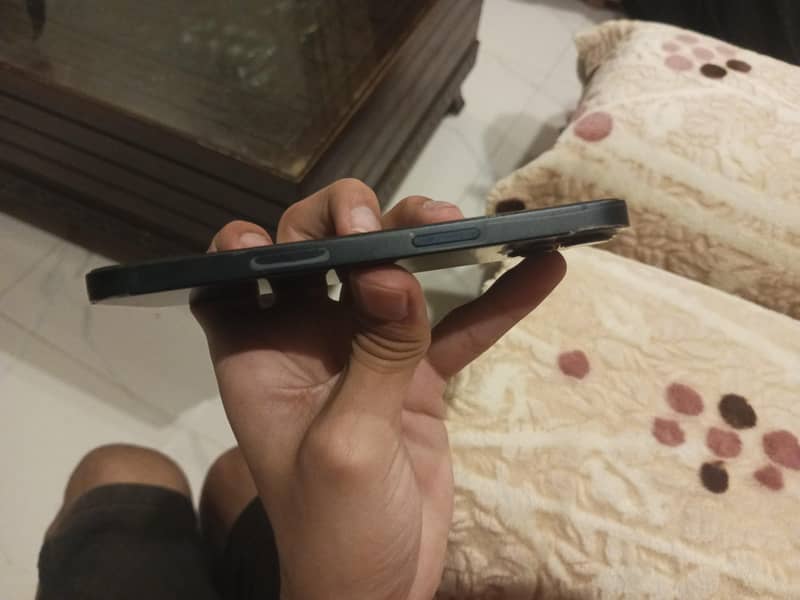 Apple iPhone 13 3