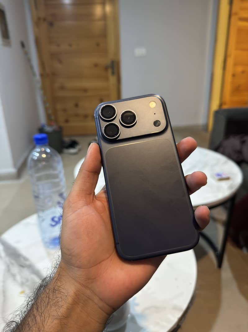 Apple iPhone 17 Pro 1