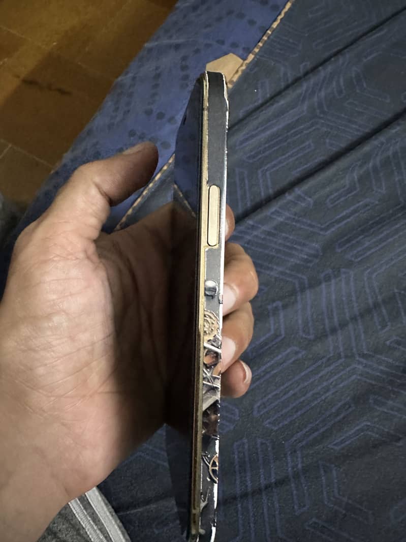 Apple iPhone 12 Pro 2