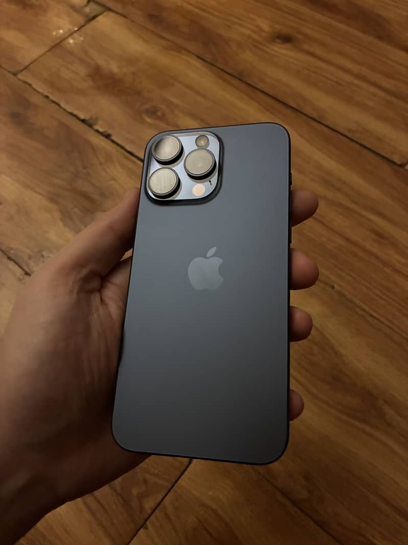 iPhone 15 Pro Max 0