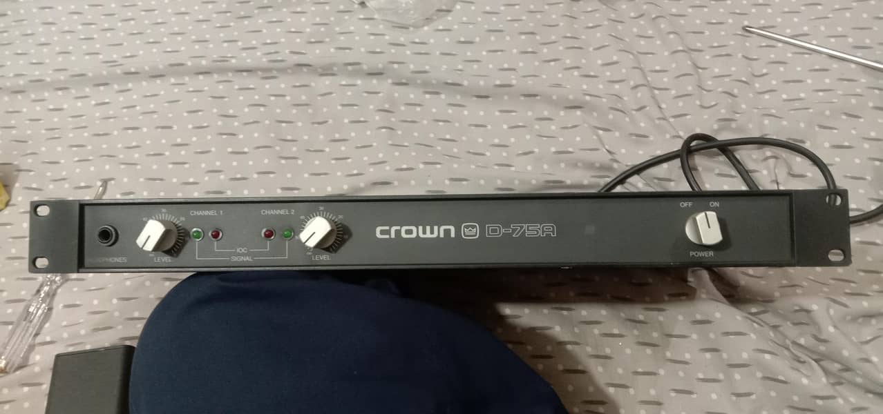 Crown  D75A Monoblock 4
