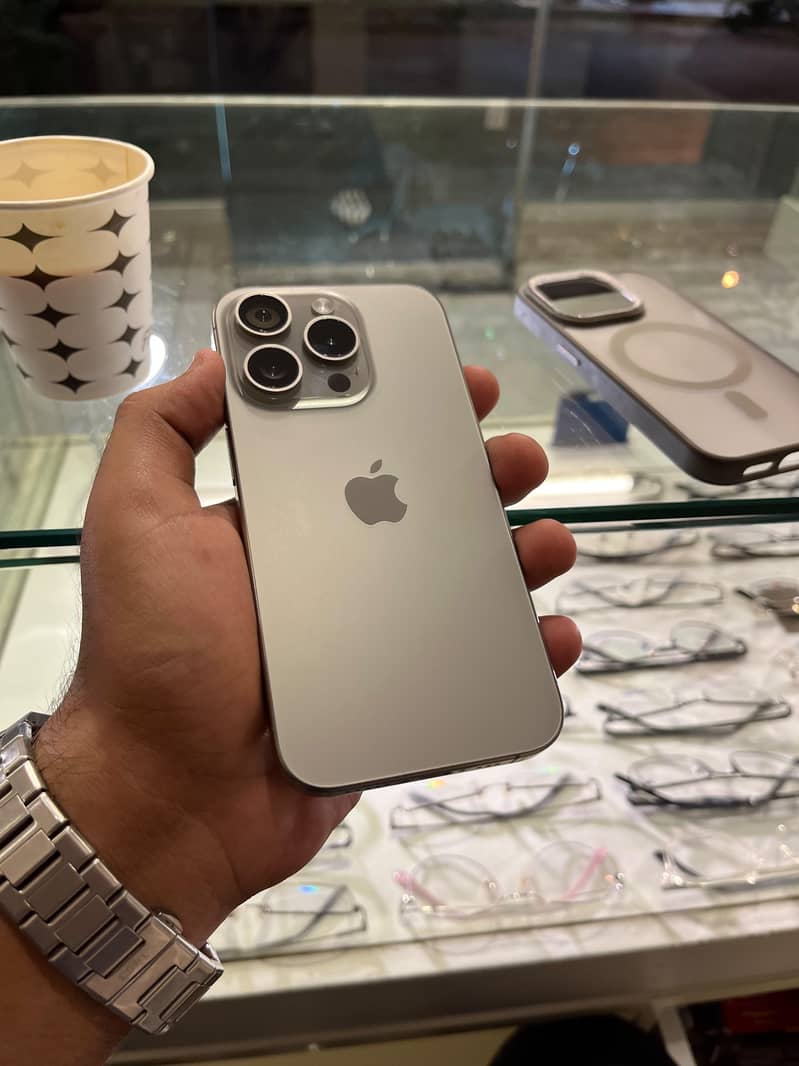 Apple iPhone 15 Pro 2