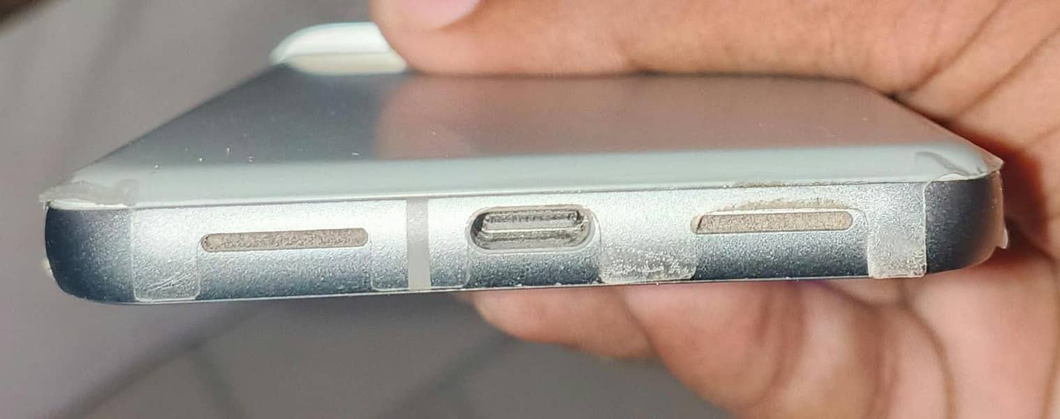 Google pixel 8 4