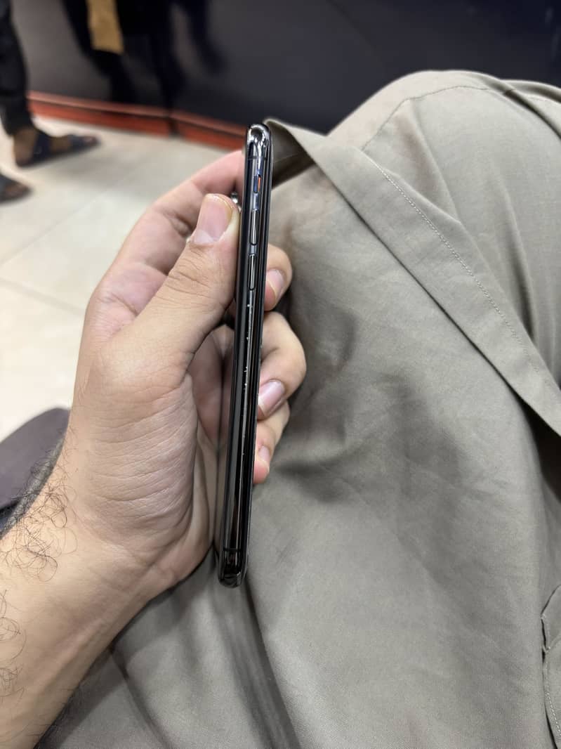 Apple iPhone X 3
