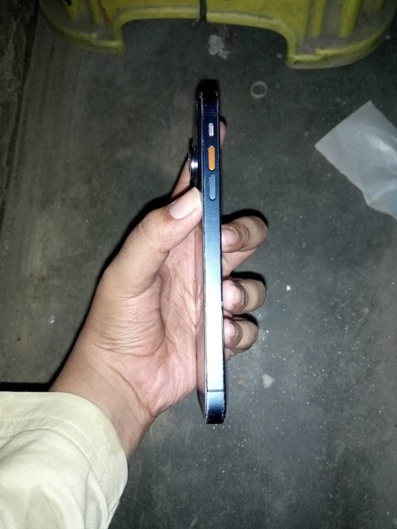 iPhone 11 2