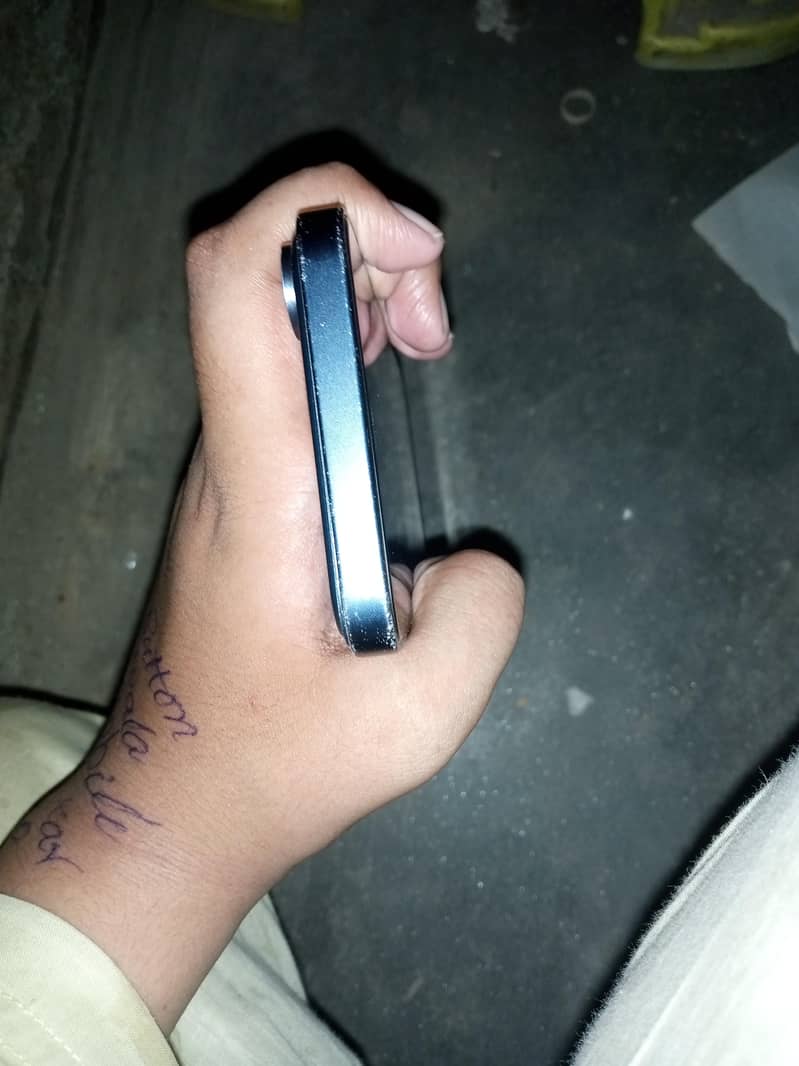 iPhone 11 3