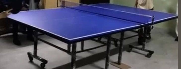 Table tennis at table