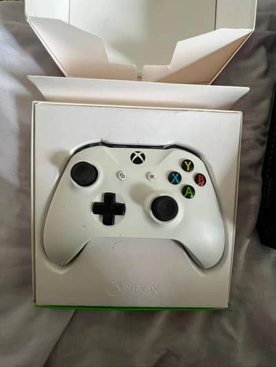 Xbox one controller brand new 10/10 condition