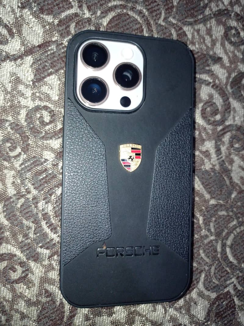 Apple iPhone 16 Pro 0