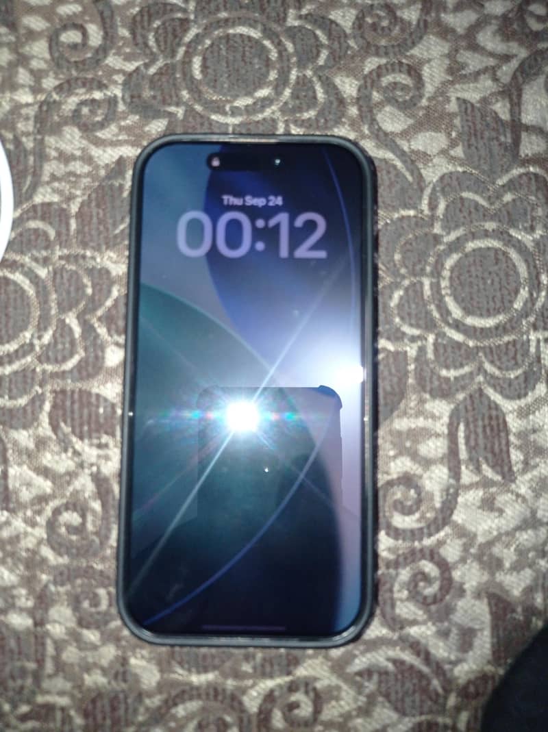 Apple iPhone 16 Pro 1