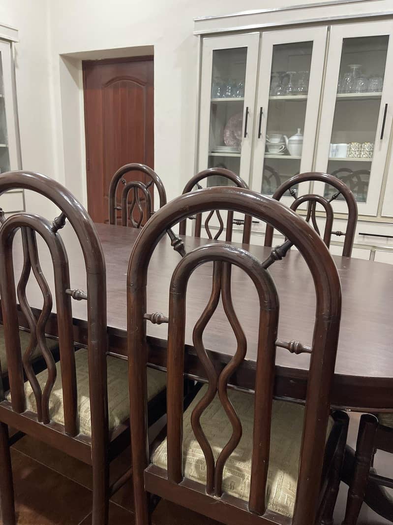 Dining table. 8 sitters 3