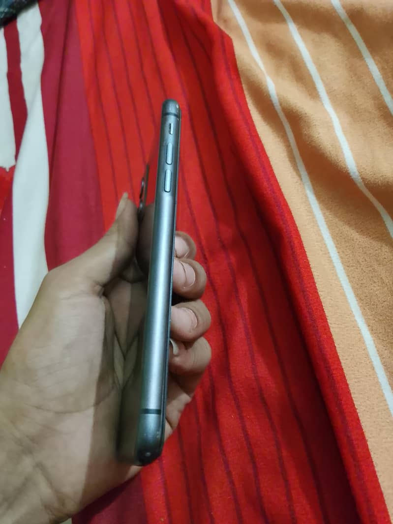 Apple iPhone 11 2