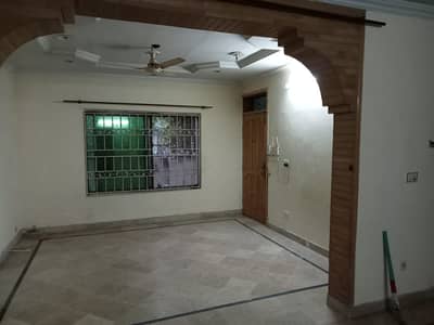 G-11 Size 5 Marla Ground Portion For Rent Only For 3 Family Person